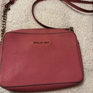 Michael Kors Pink Jet Set Crossbody Bag